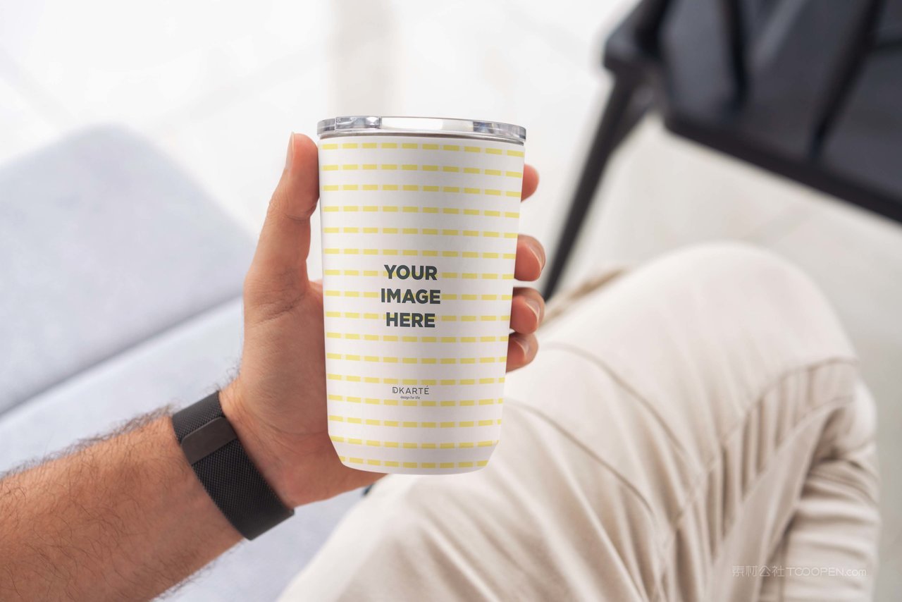 玻璃饮水杯场景样机