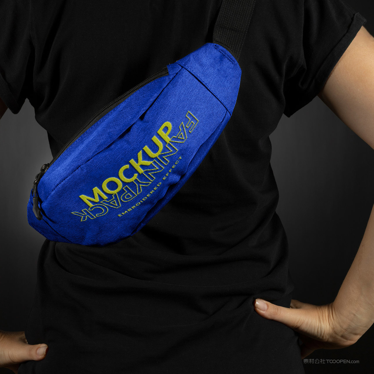 潮流斜挎包休闲运动背包贴图样机