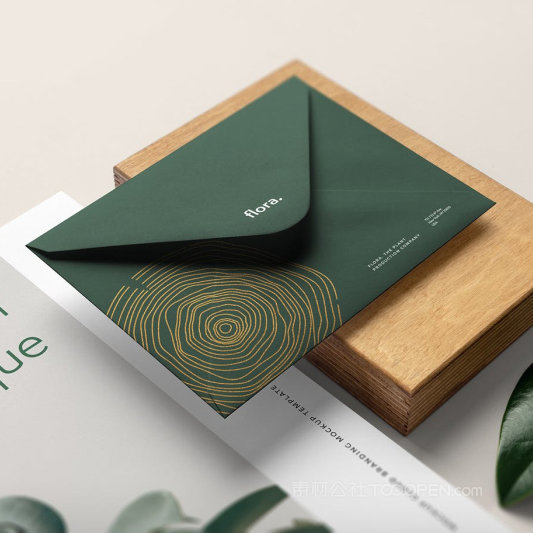 木头上的想法邀请函贴图样机