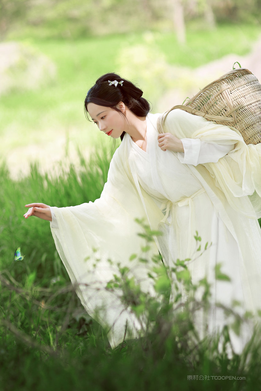 白衣古装汉服美女艺术写真图片大全