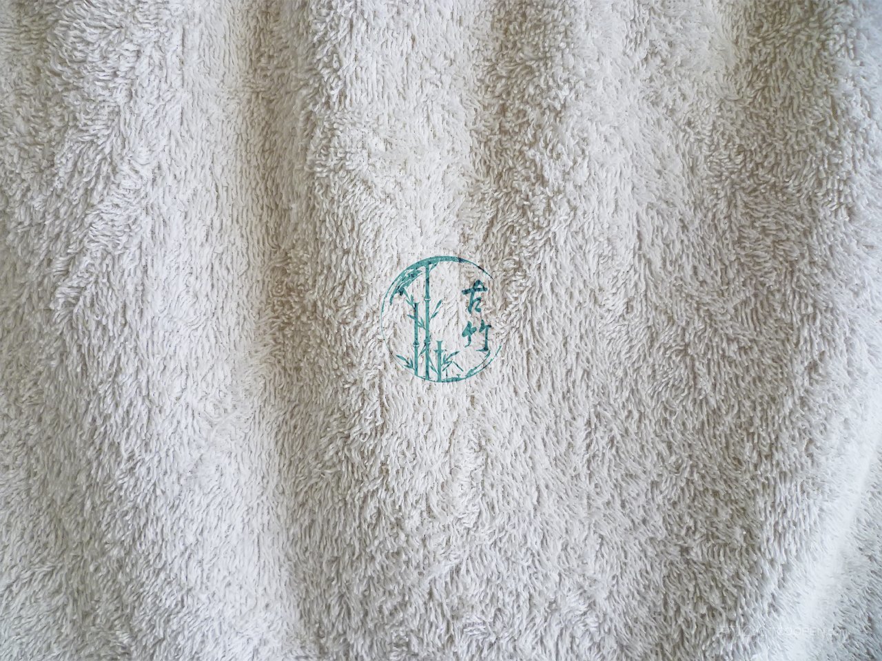 中式客栈民宿毛巾织物logo展示智能贴图样机 (14)