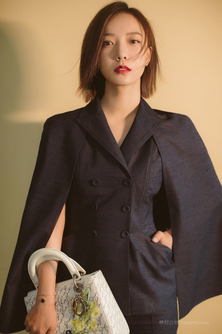 中国明星王珞丹西装摄影图片