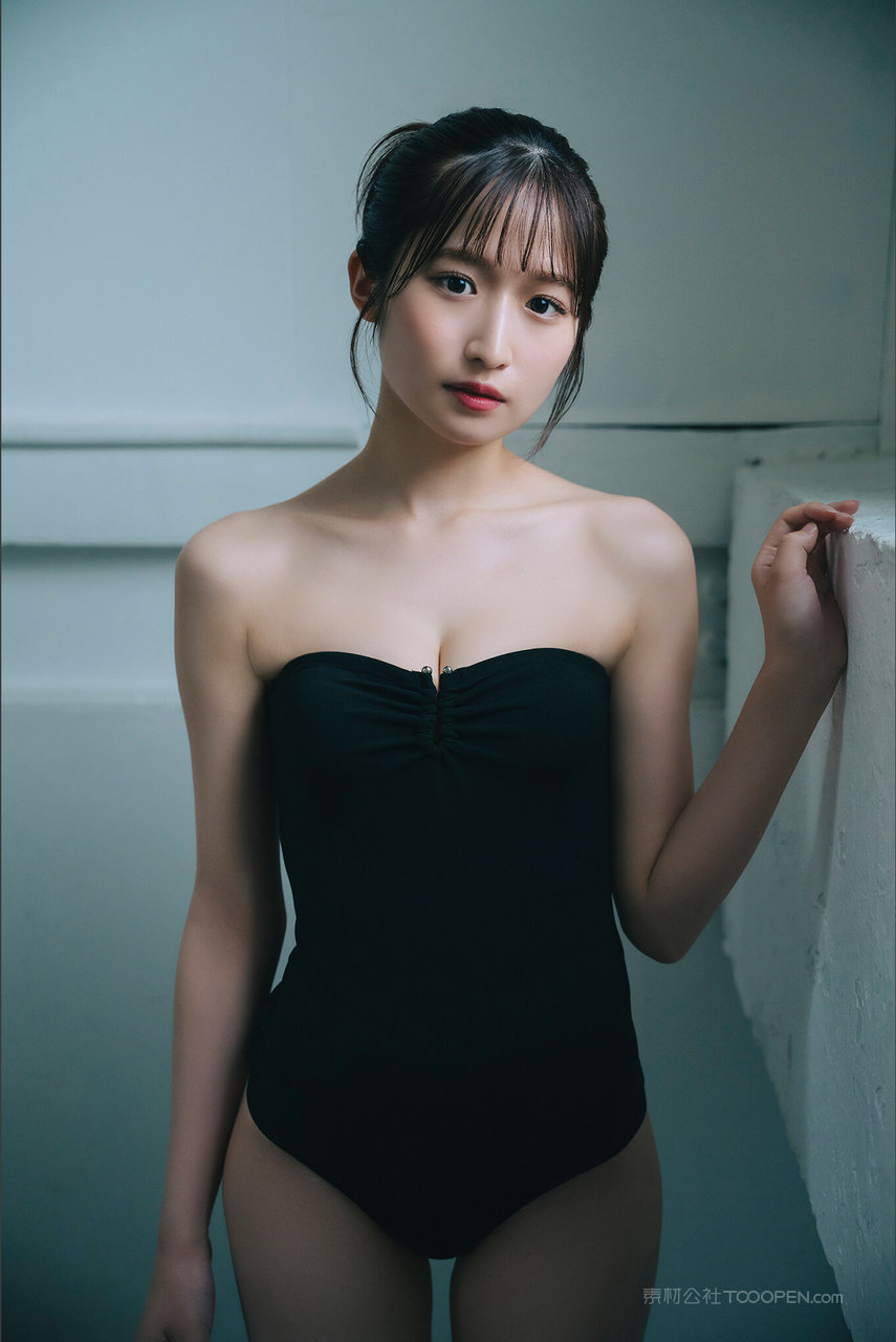 紧身内衣模特洗澡图片