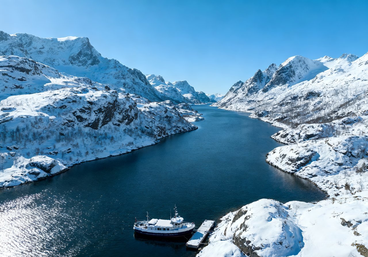雪景冬季山水唯美冬天河流风景山峰自然