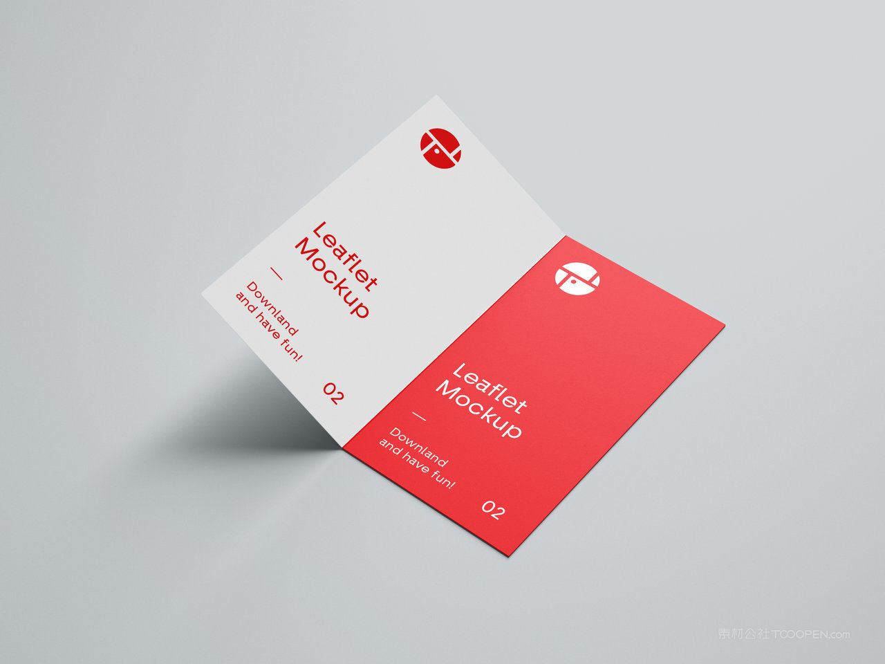 简约大气的两折页小册子样机