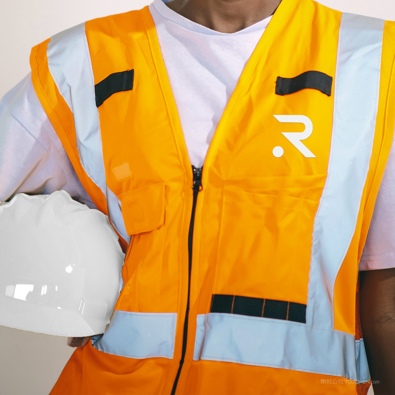 房地产vi安全衣贴图样机