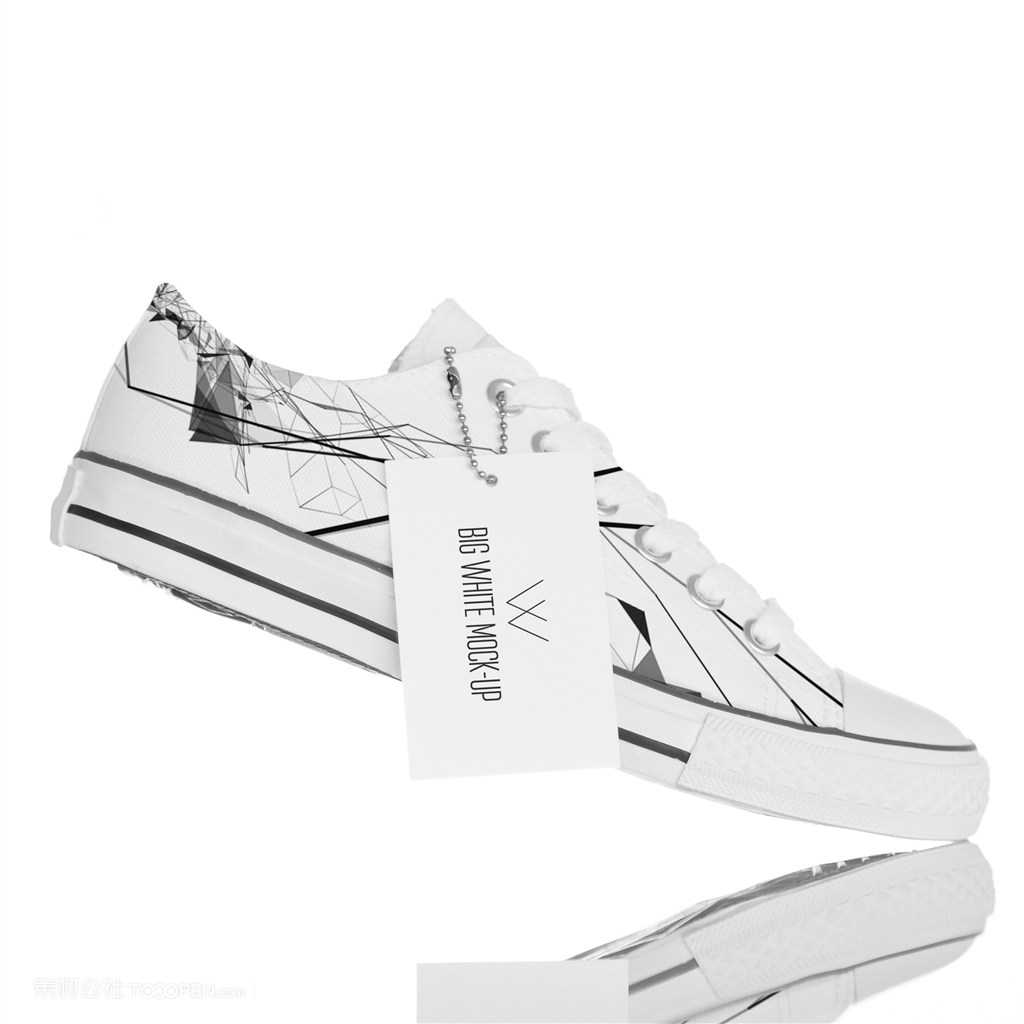 带标签的白色帆布鞋贴图样机
