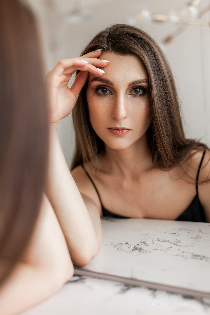 欧美极品西西人体美女艺术写真图片