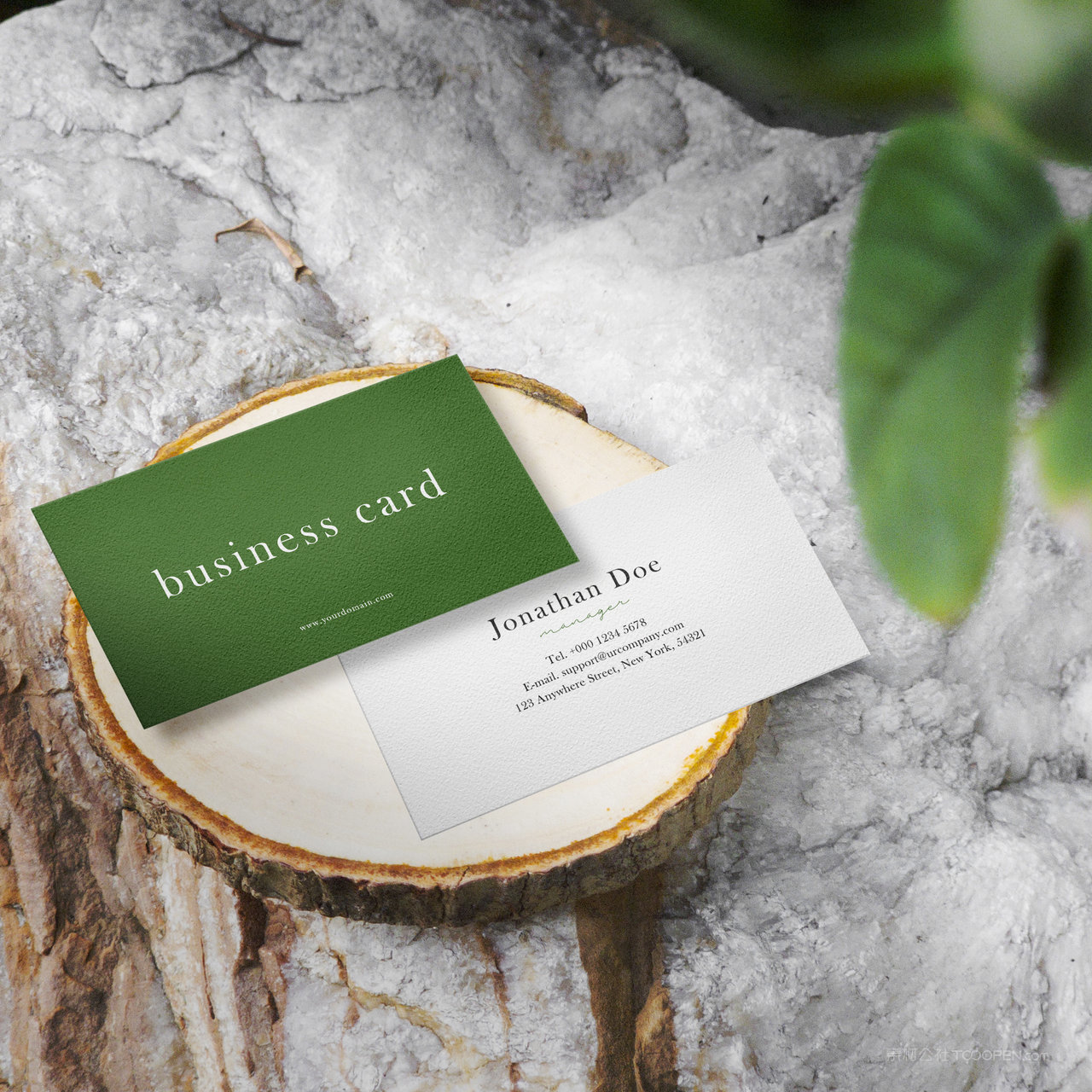 圆盘上的名片正反面贴图样机