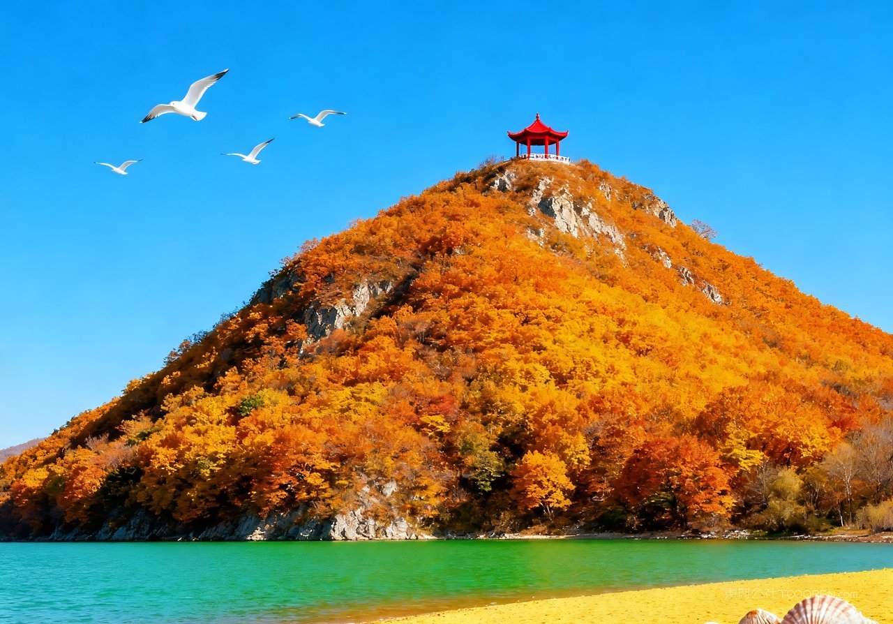 秋天山水唯美湖泊天空青山山峰意境