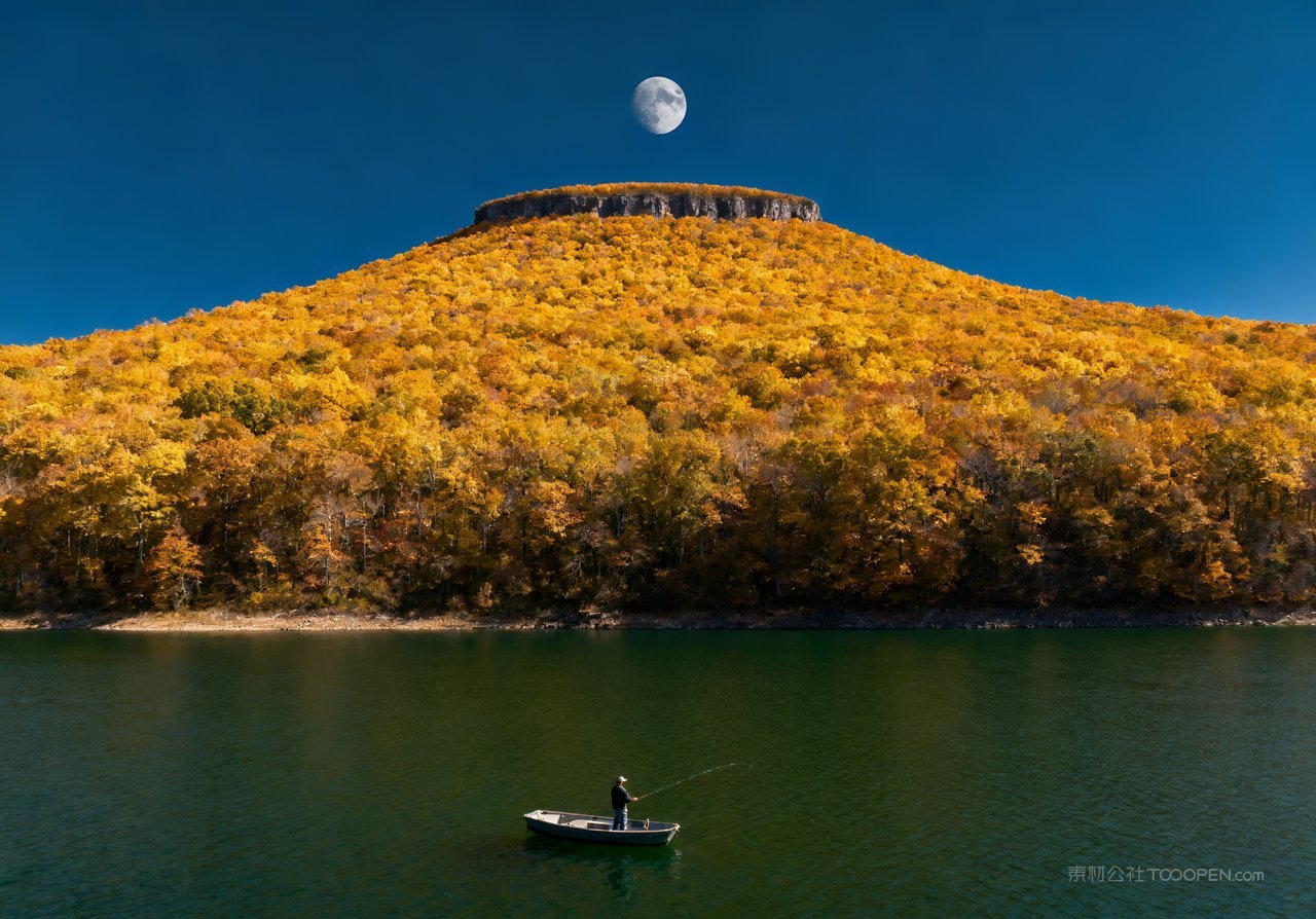 山峰天空唯美山水湖泊秋天意境