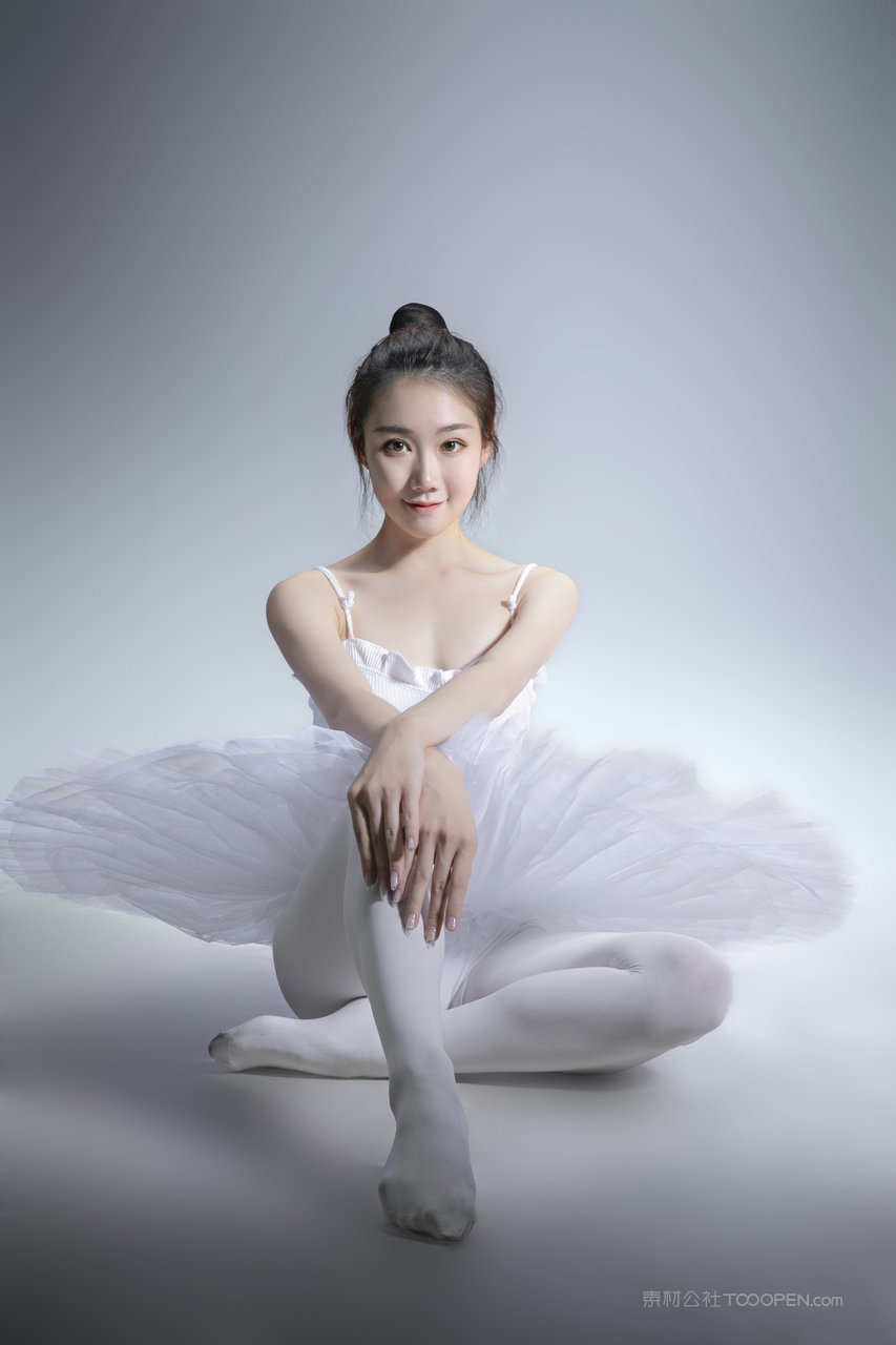 高颜值美女舞蹈老师人体艺术写真图片