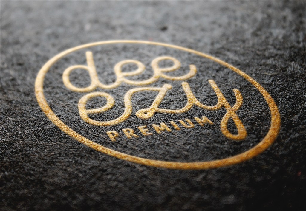 逼真效果LOGO样机模板