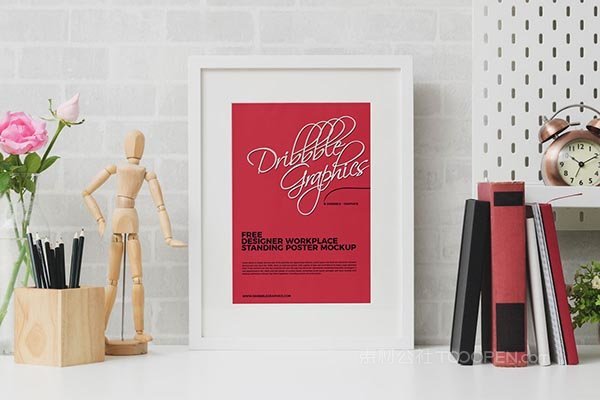 桌面站立海报样机