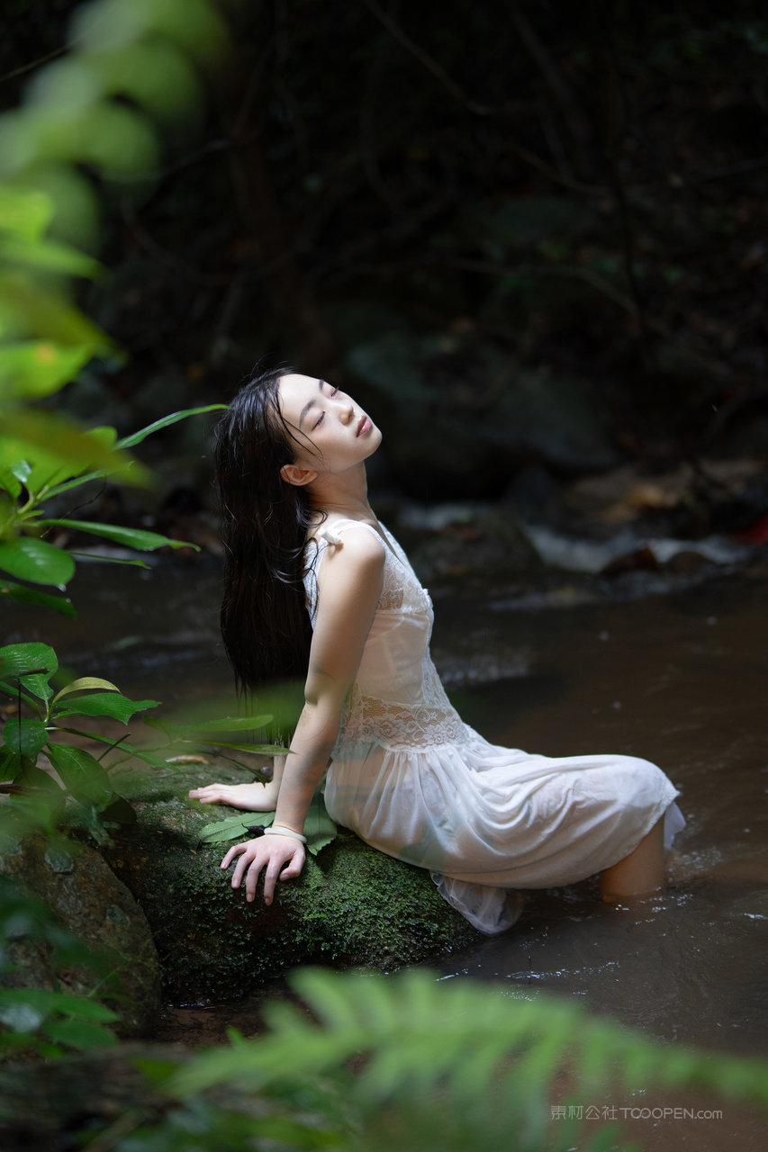 秀人XIUREN气质美女大学生艺术照套图下载