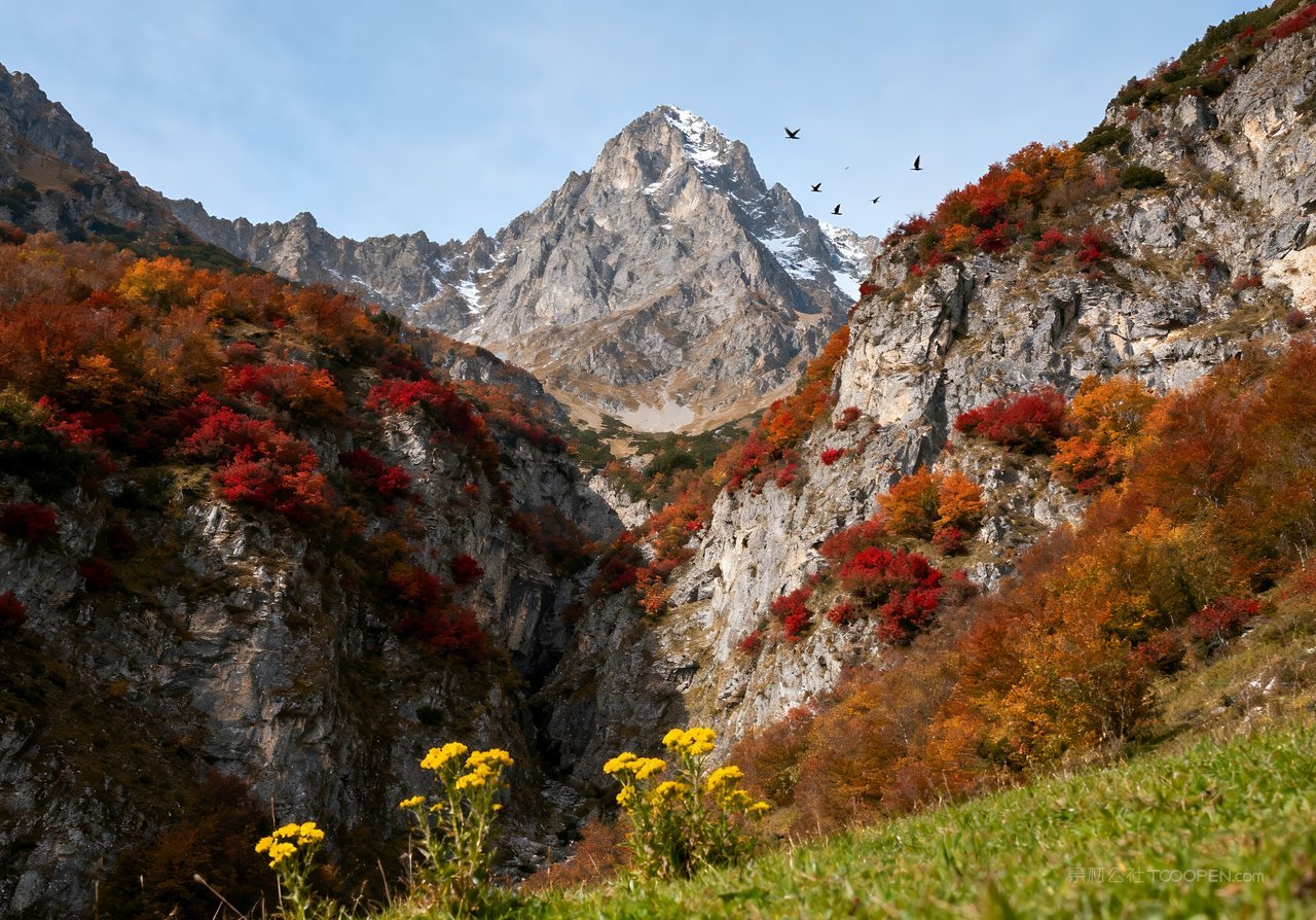 湖泊天空意境秋季唯美青山山峰山水