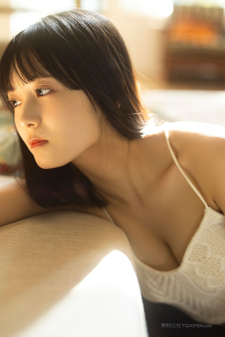 国产亚洲日产极品美女卯月麻衣**艺术照