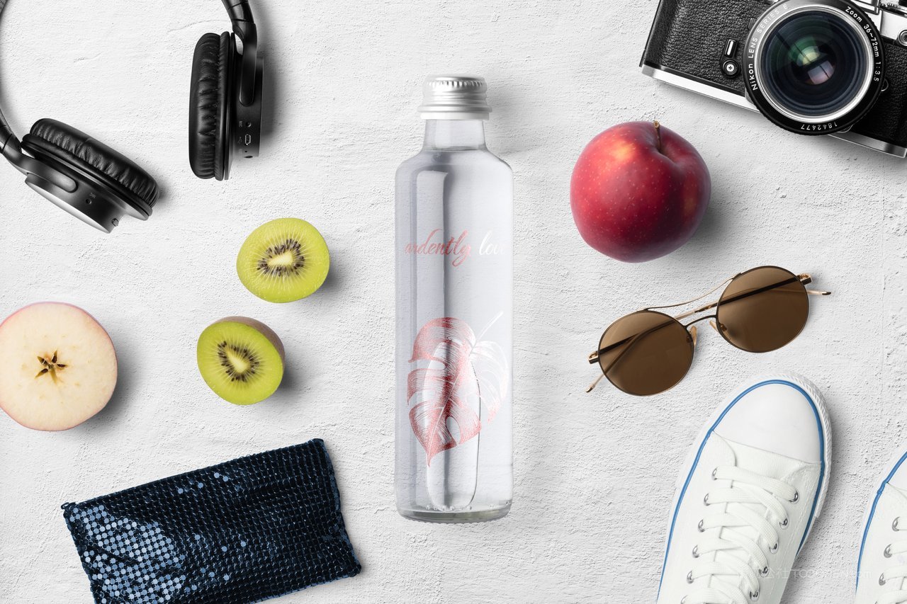 矿泉水生活场景包装展示效果样机 (1)