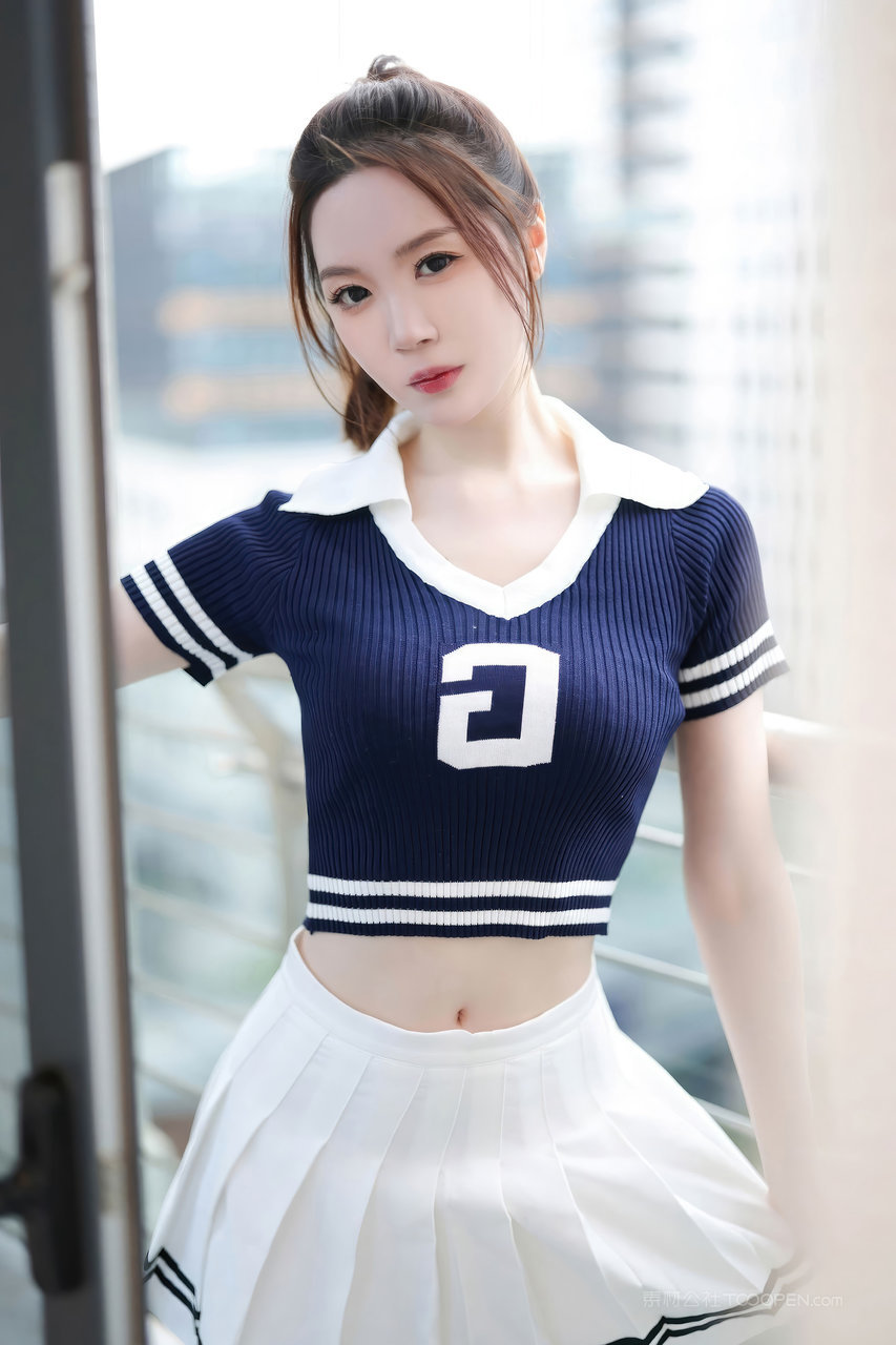 身材超棒的90后美女校花梦心玥高清图片