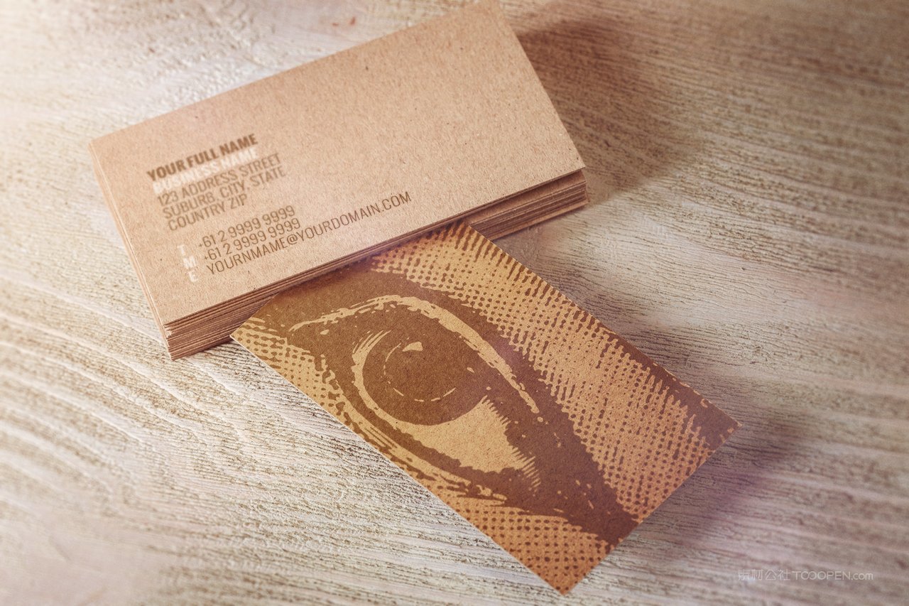 文艺风牛皮纸名片贴图木质桌面场景样机 (3)