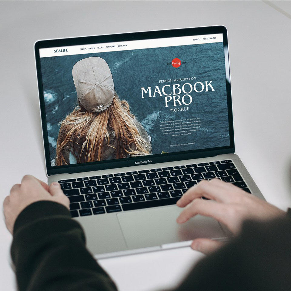 工作中的macbookpr