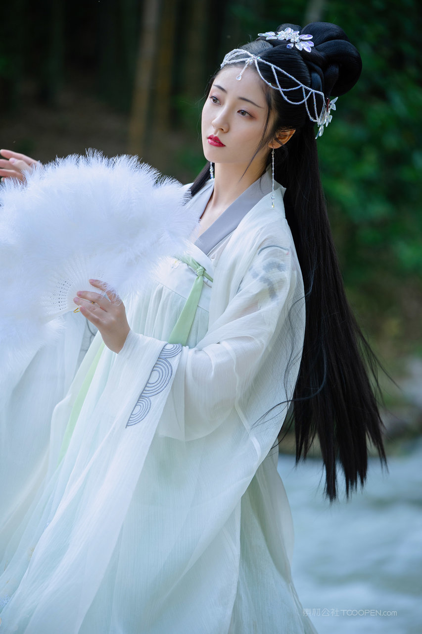 唯美意境古风气质女生艺术写真图片大全