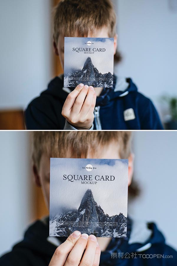 小男孩展示方形卡片样机