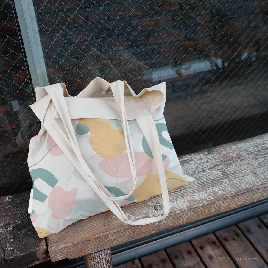 帆布包实拍场景样机 (4)