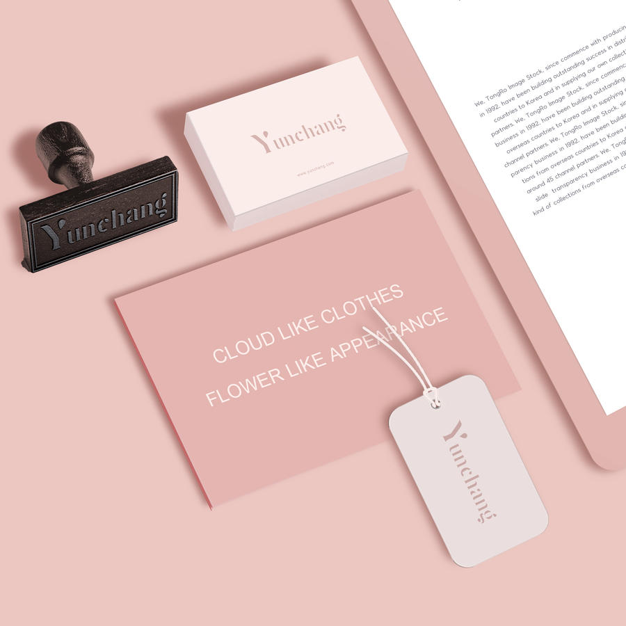 女性服装品牌VI印章名片吊牌贴图样机