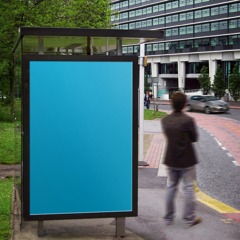 候车亭海报灯箱样机模板