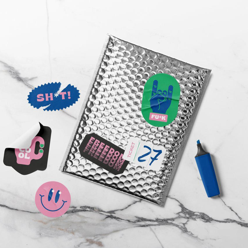 做旧异形不干胶场景样机 (1)