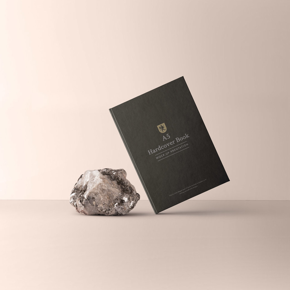 封面杂志书本样机书籍效果图精装书画册展示