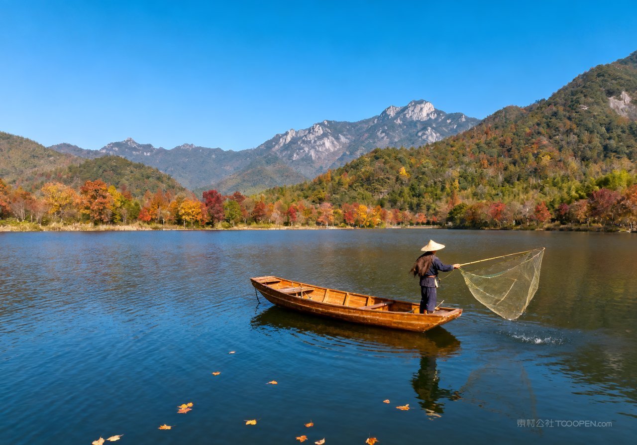 意境山峰天空山水湖泊唯美秋天青山