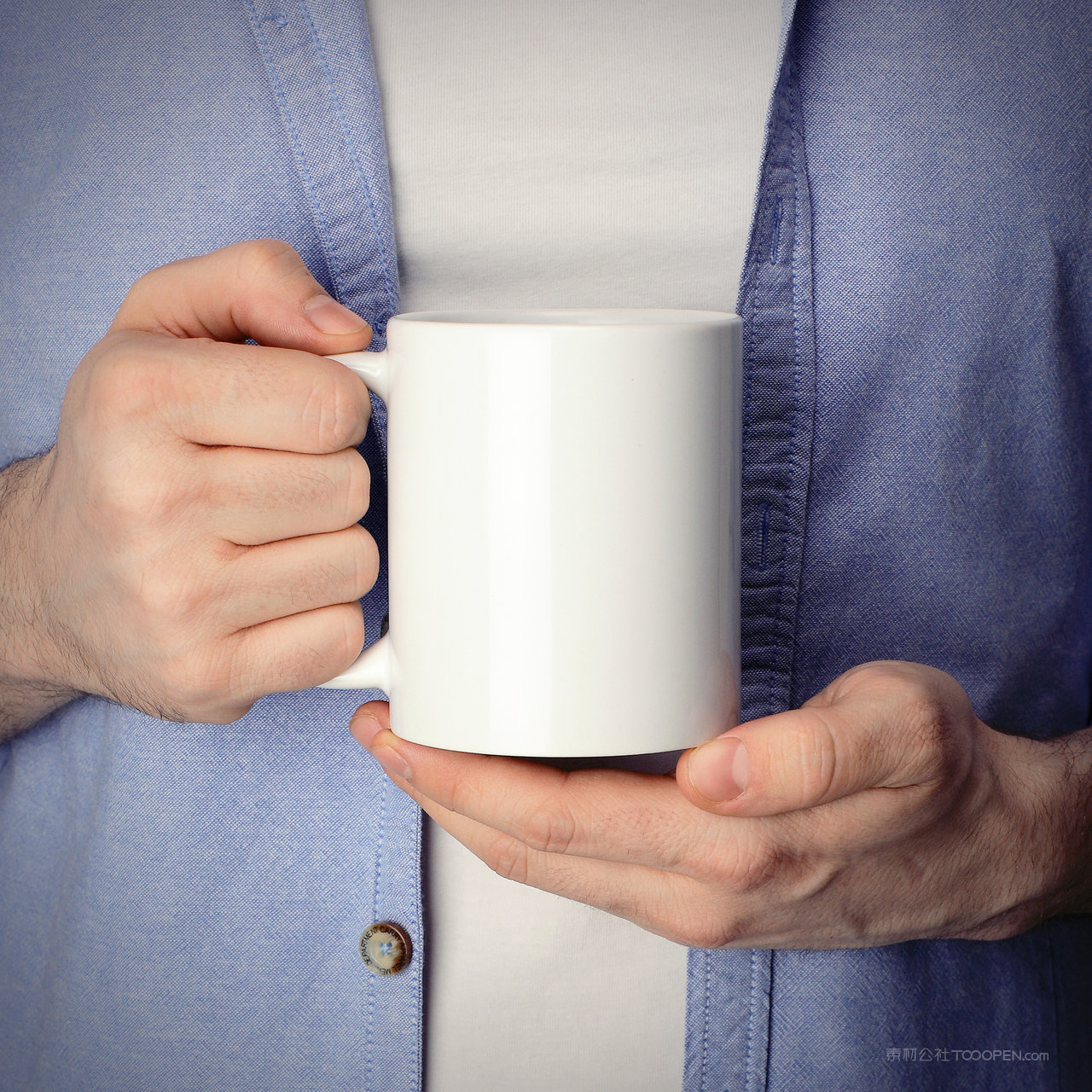 白色马克杯样机