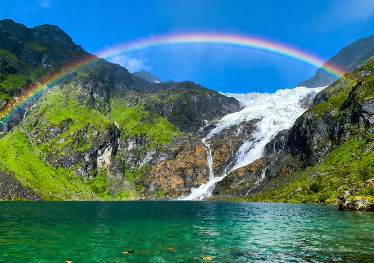 湖泊群山自然景观风景天空山峰山水唯美