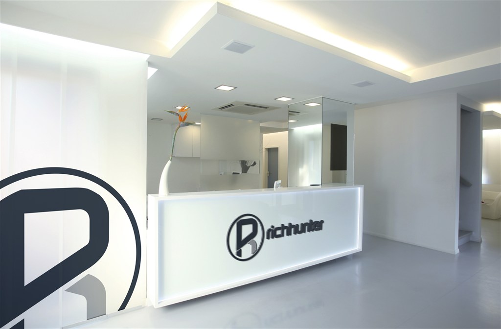 公司企业前台logo形象设计展示样机