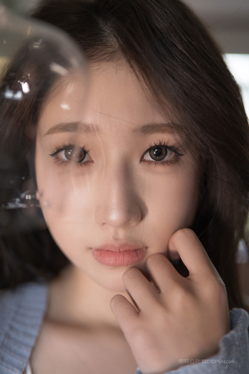 长腿美女主播图片