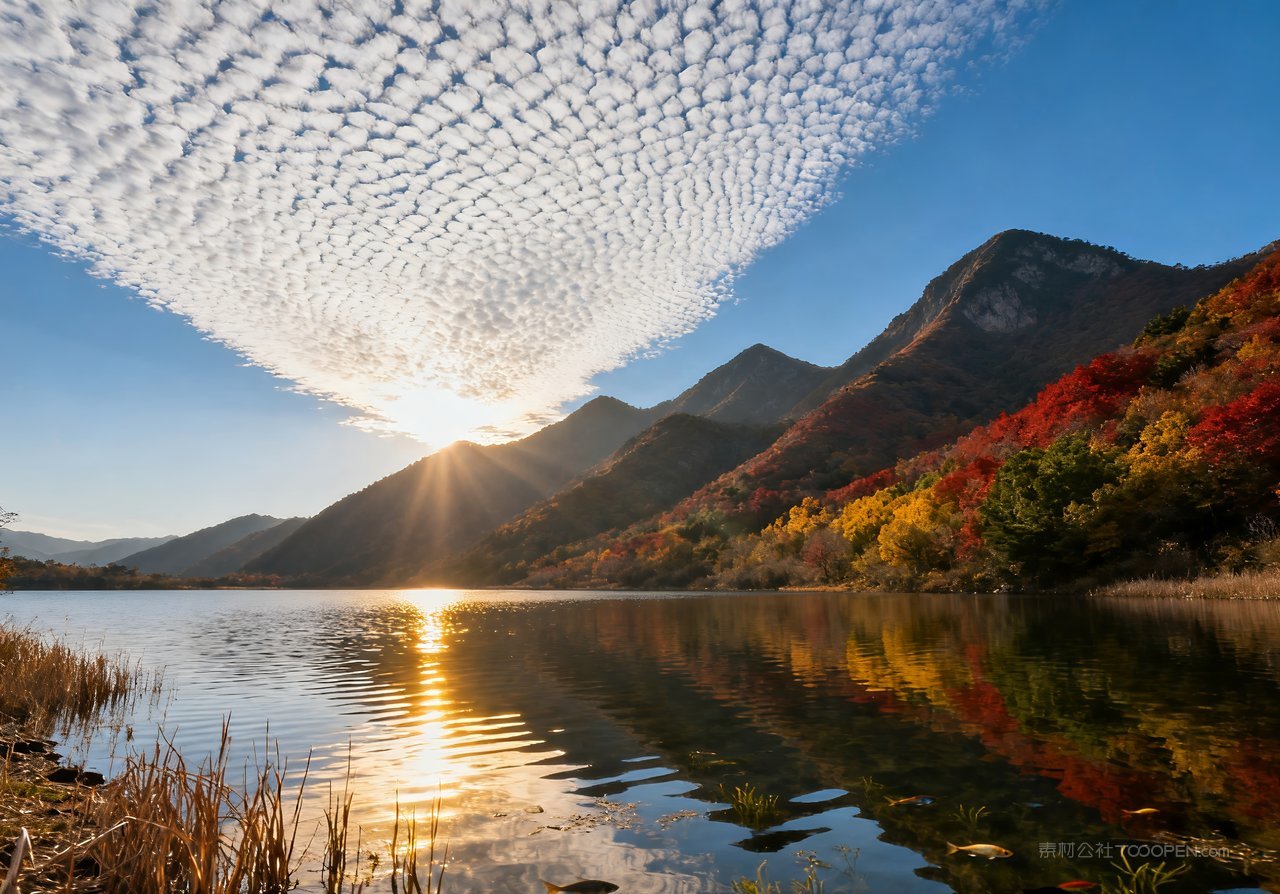 山水山峰天空湖泊意境秋季青山唯美