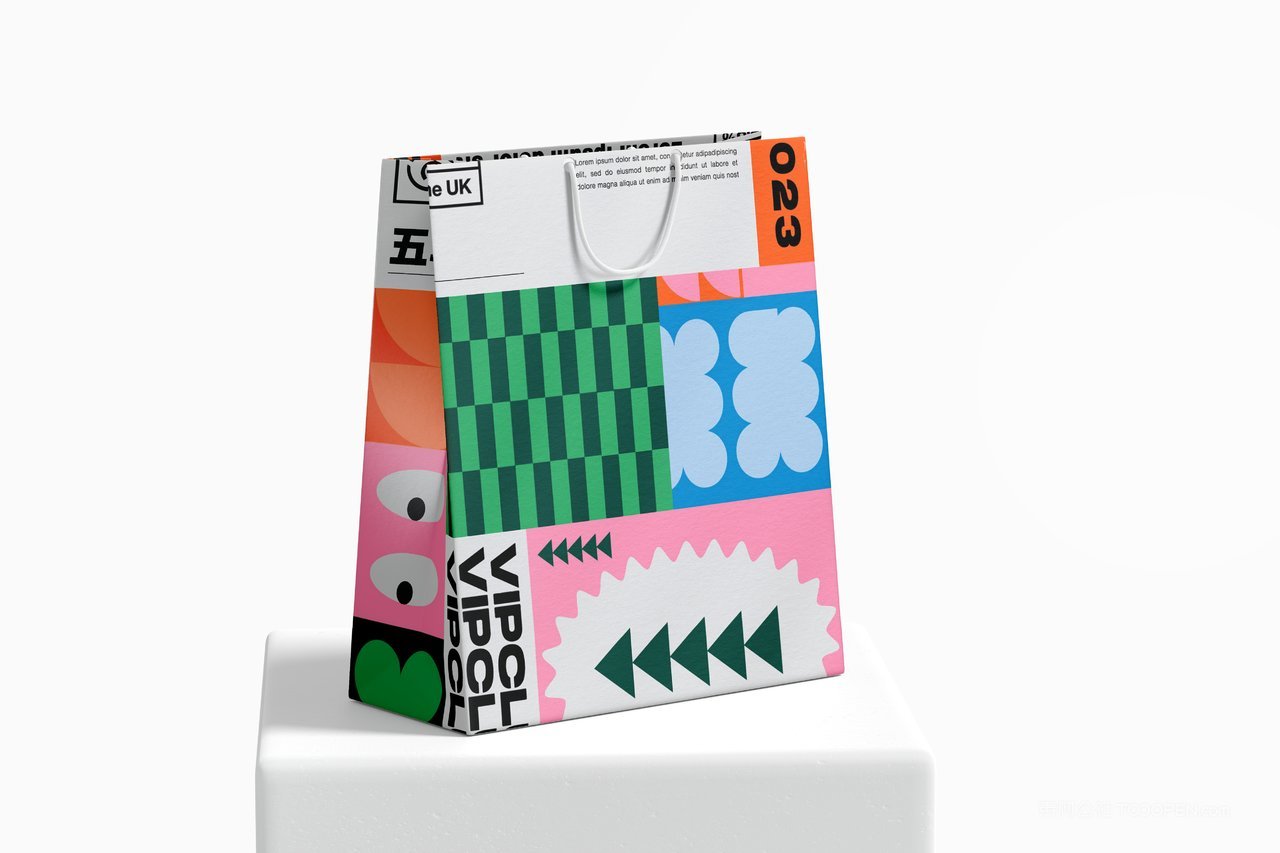 【1405期】绿色背景高档购物袋纸袋样机 (13)