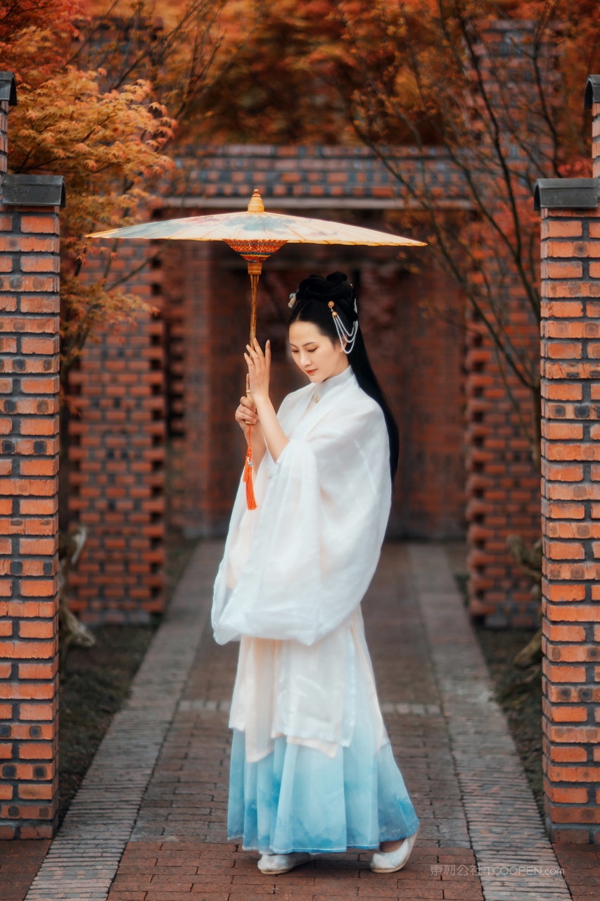 打伞的唯美清纯古风美女壁纸图片大全