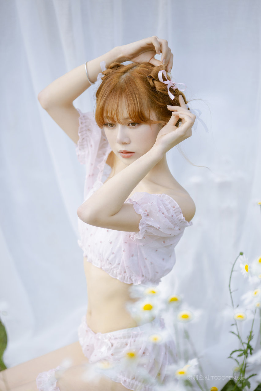 国产纯欲天花板粉嫩少女个人写真图片