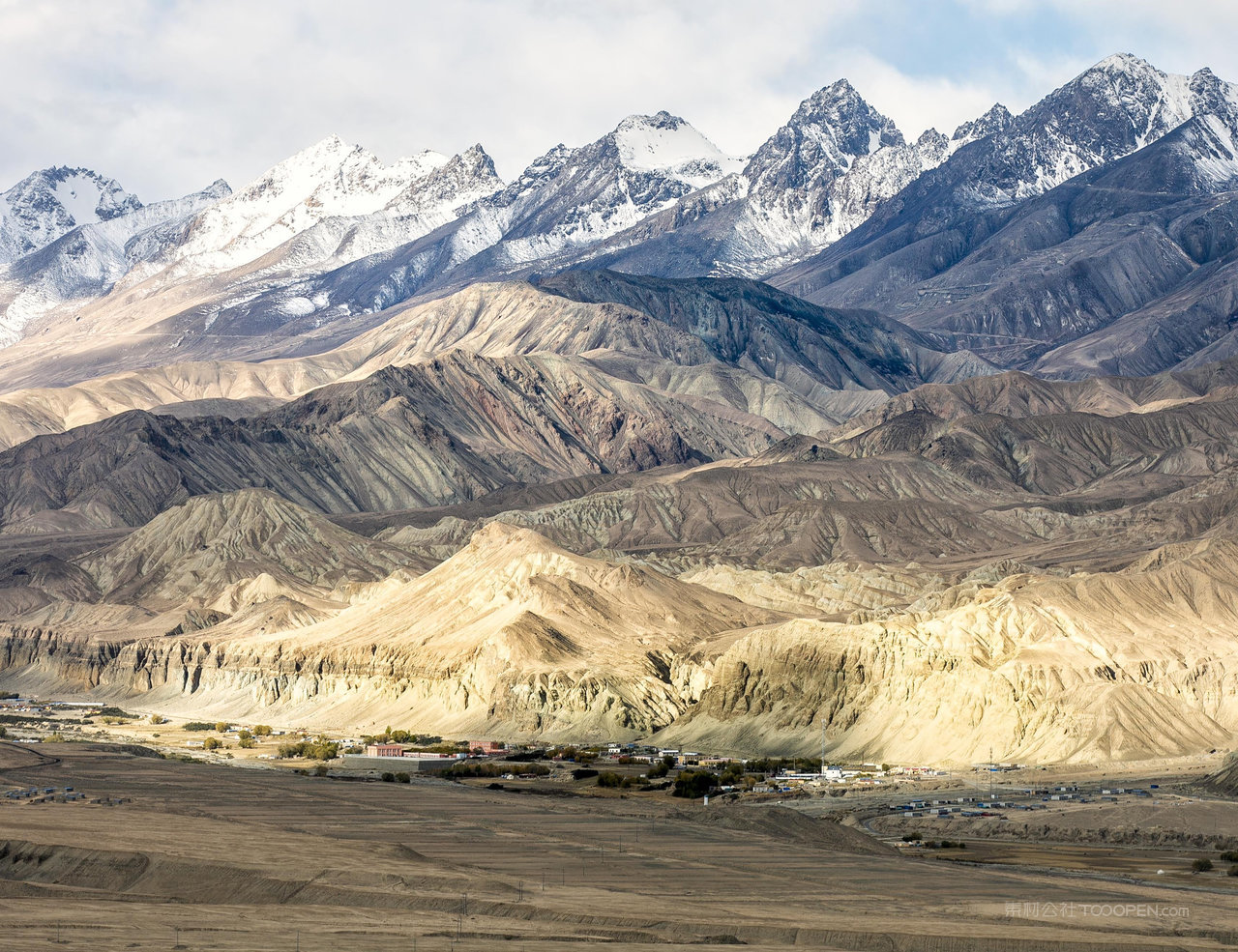 雪山美景摄影图