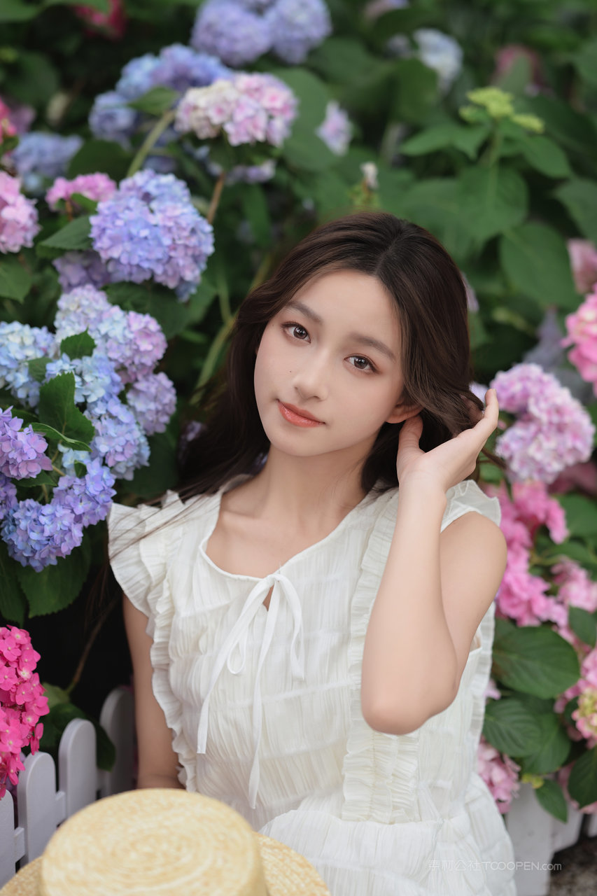 清纯大学生美女个人艺术照写真集