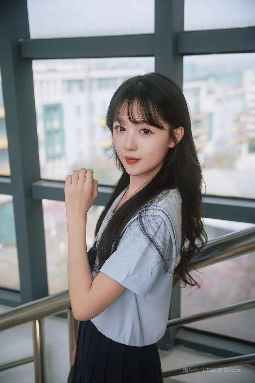 可爱美女校花壁纸