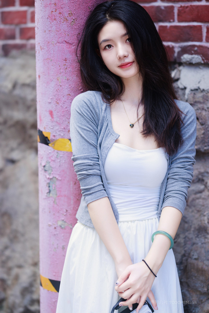 秀人网最新素人美女模特街拍图片