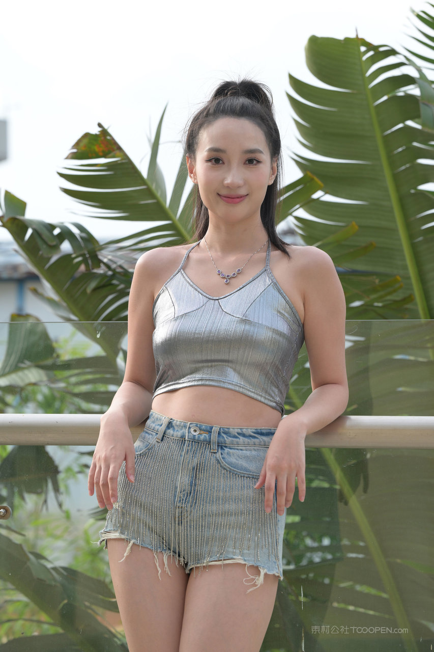 牛仔热裤美女图片专区