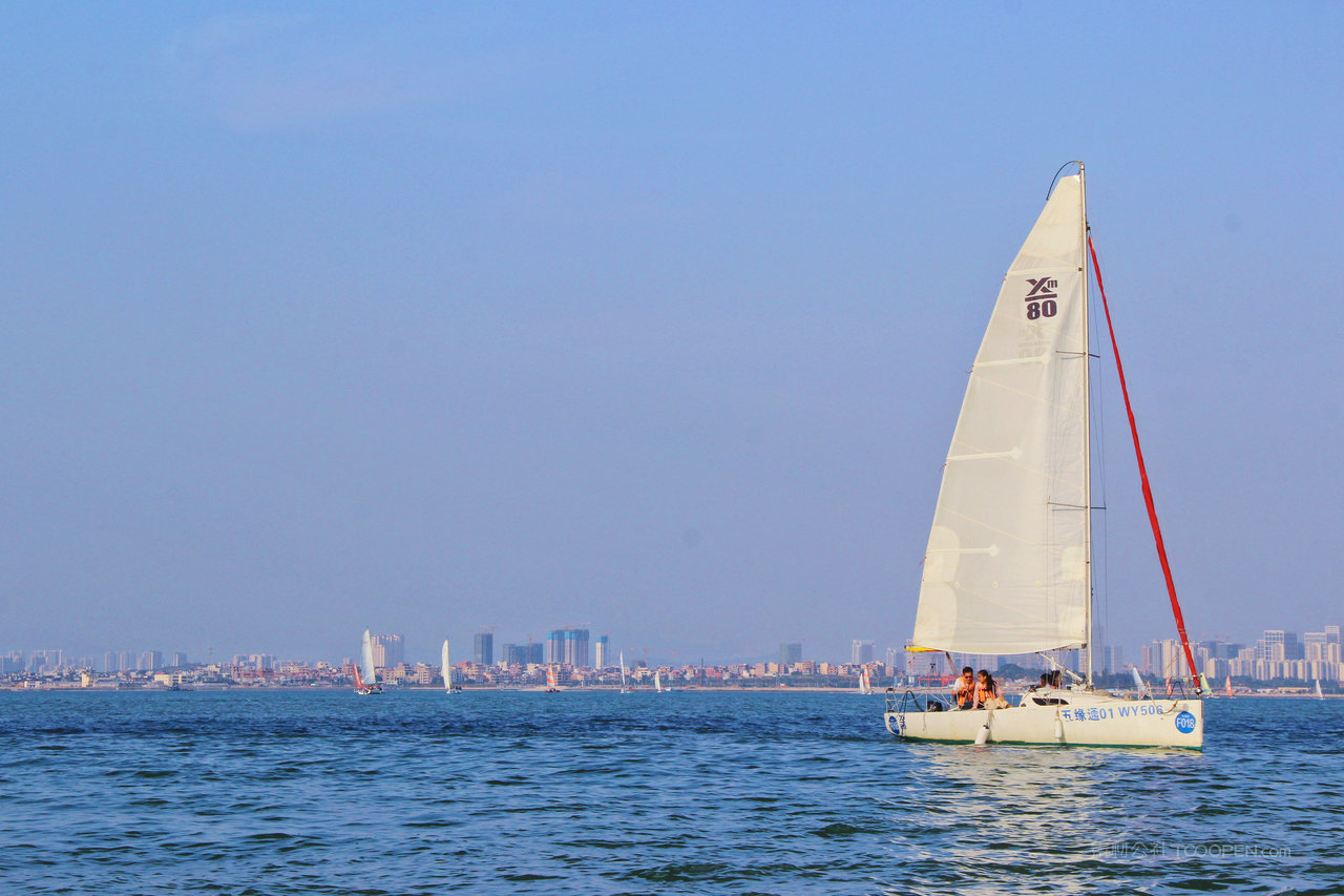 厦门帆船风景画图片