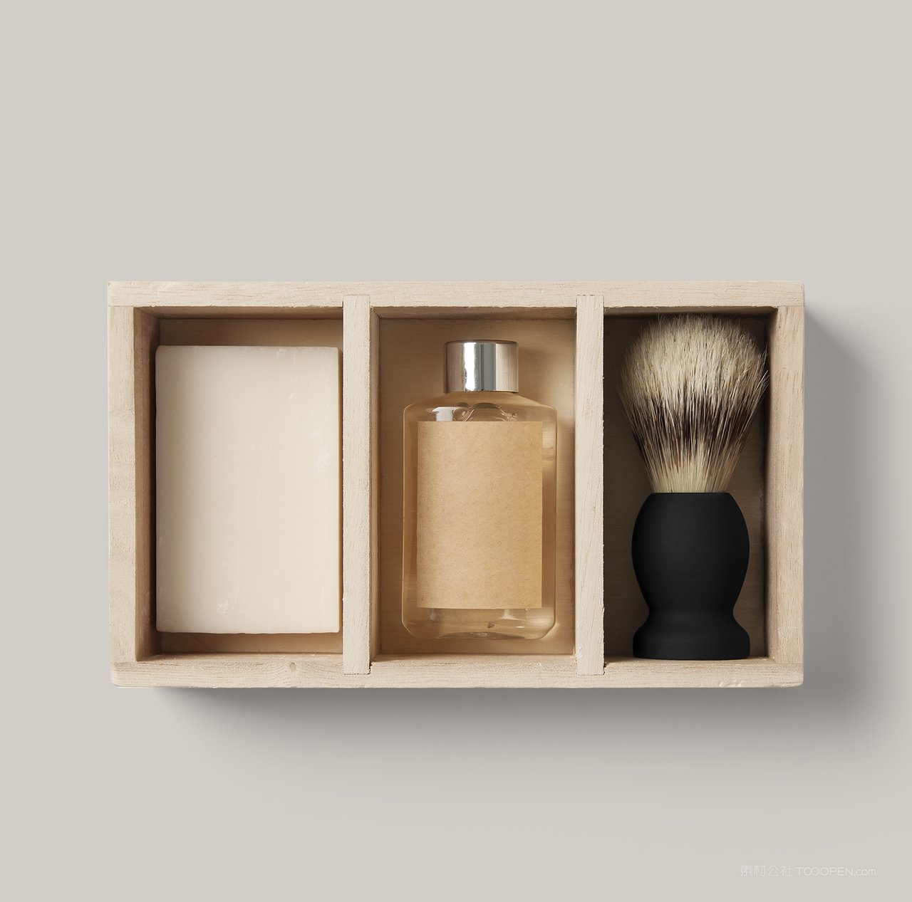 白色手工皂精华液牛皮纸礼盒装logo样机