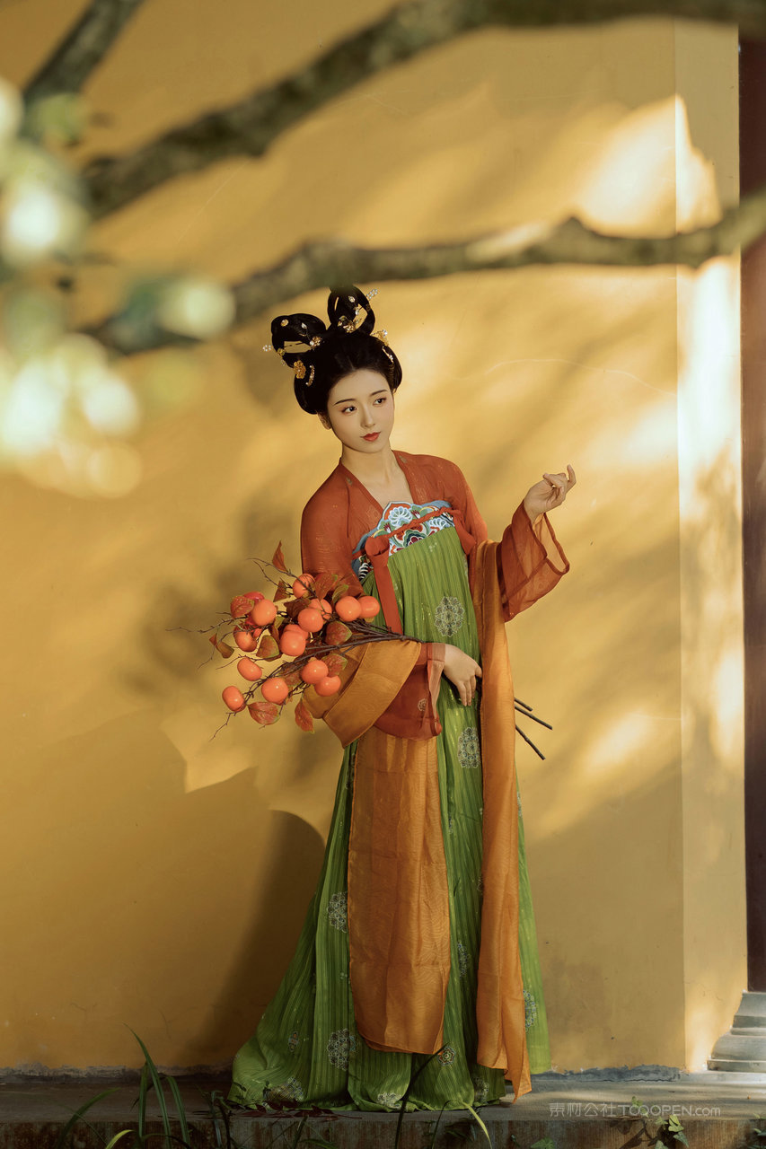 敦煌飞天女神古装图片