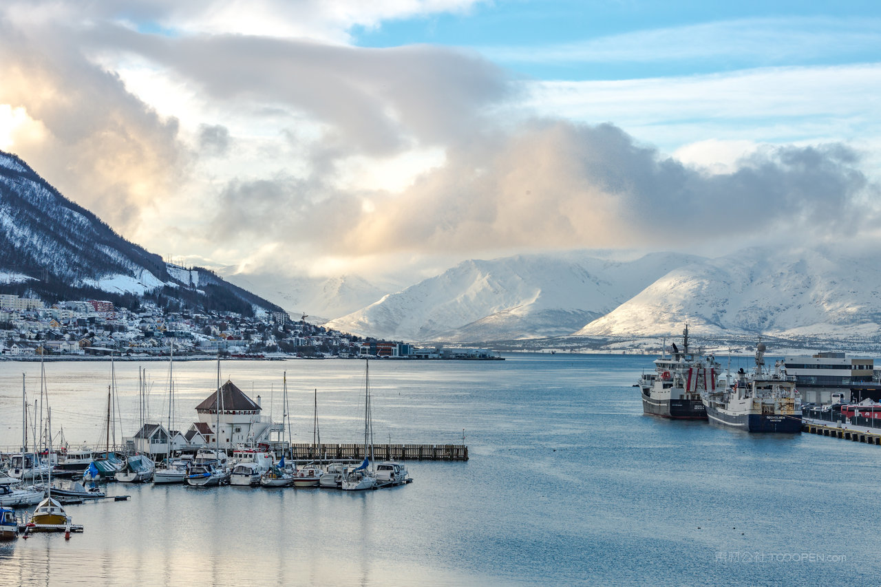 北极之门特罗姆瑟旅游城市风光